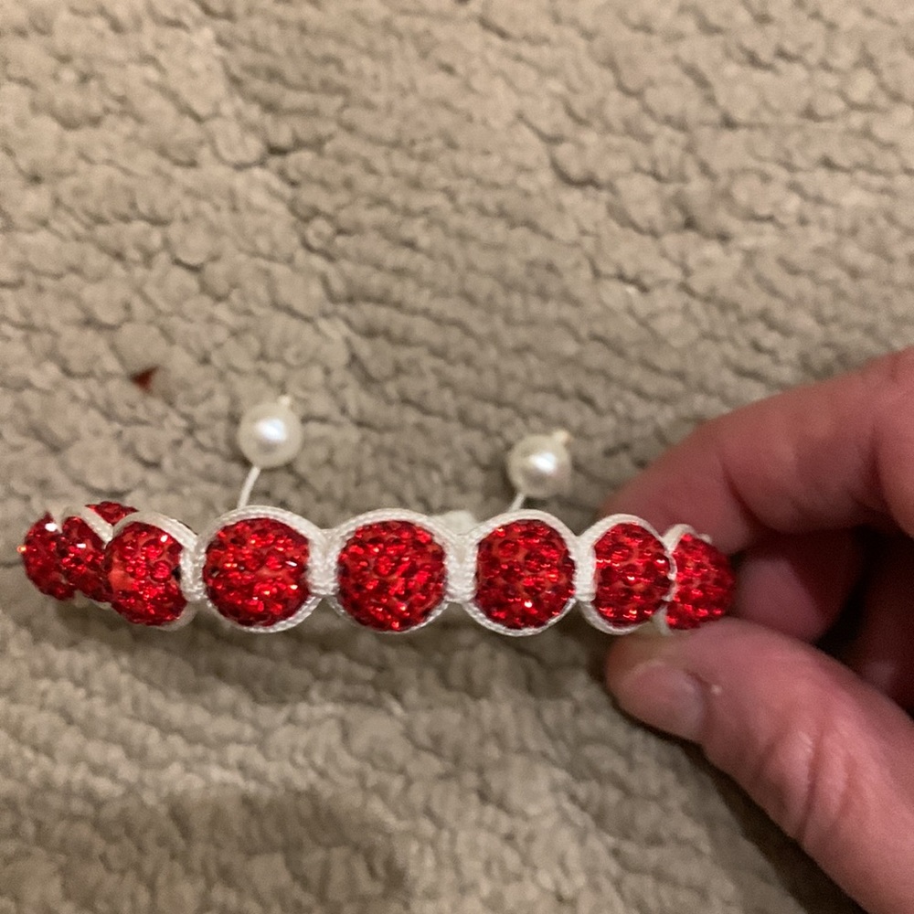 Selling red beaded adjustable bracelet - Picture 2 of 3